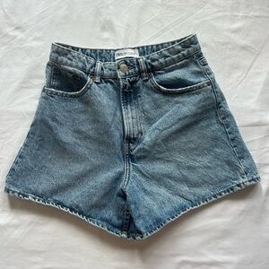 Zara Medium Wash Denim Shorts Size 4